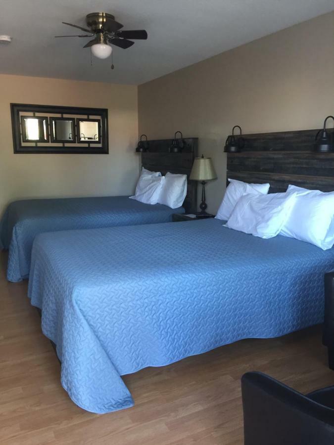 Kacee'S Northern Suites Fort Nelson Kültér fotó